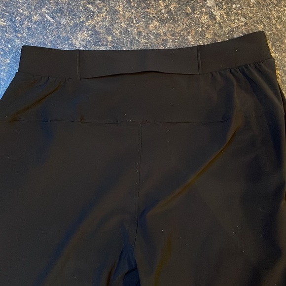 Lululemon lightweight pant - Picture 3 of 4